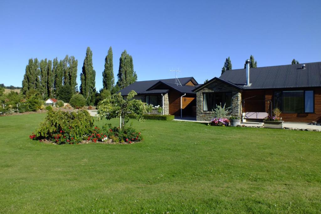 Wanaka Alpine Lodge Exterior photo