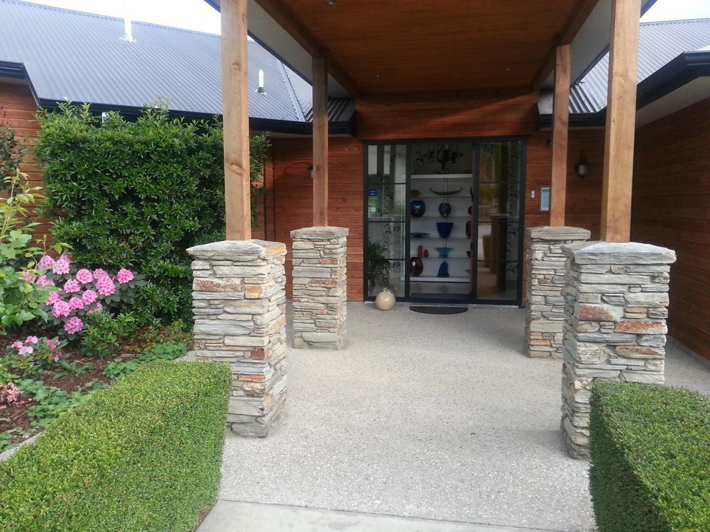 Wanaka Alpine Lodge Exterior photo
