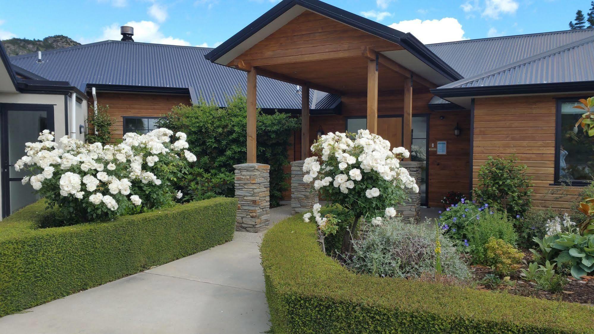 Wanaka Alpine Lodge Exterior photo