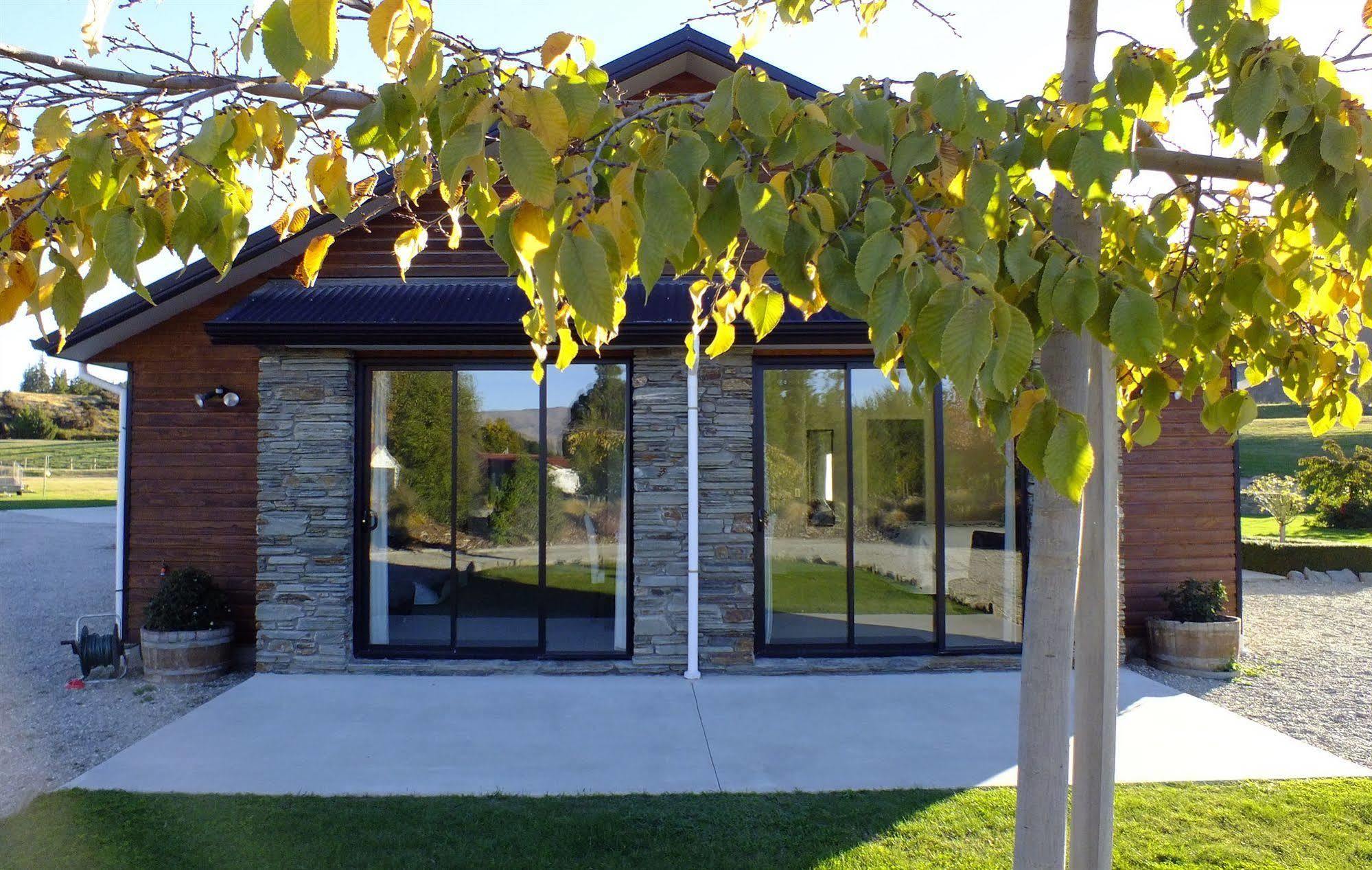 Wanaka Alpine Lodge Exterior photo